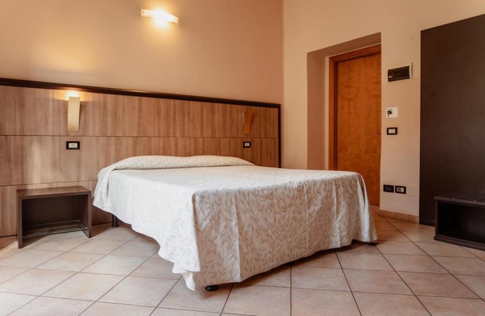 Hotel Rossi Манчано Екстериор снимка