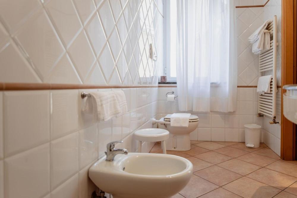 Hotel Rossi Манчано Екстериор снимка