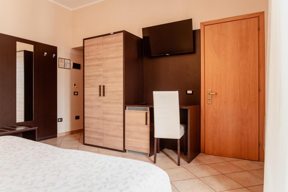 Hotel Rossi Манчано Екстериор снимка