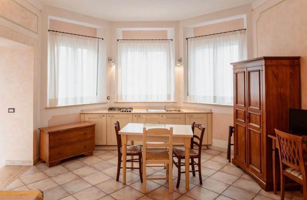 Hotel Rossi Манчано Екстериор снимка