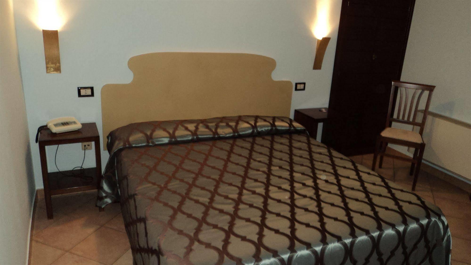 Hotel Rossi Манчано Екстериор снимка