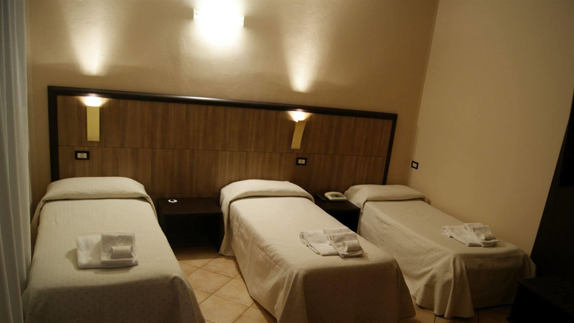 Hotel Rossi Манчано Екстериор снимка